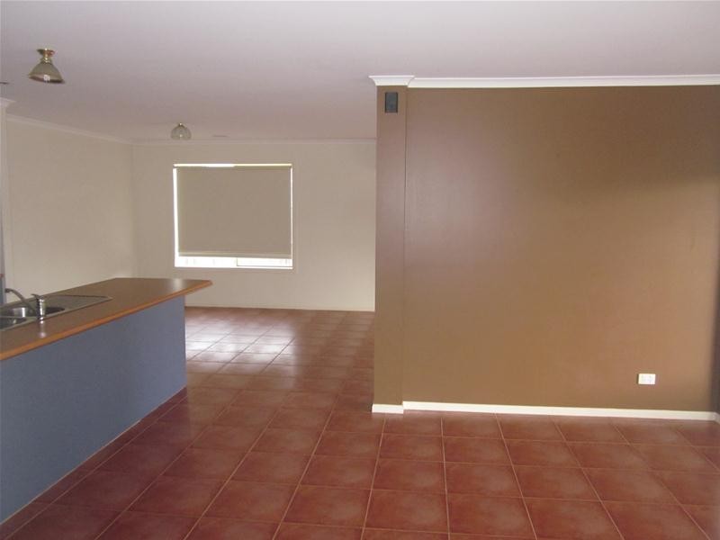 21 Osmington Circle, Narre Warren South VIC 3805