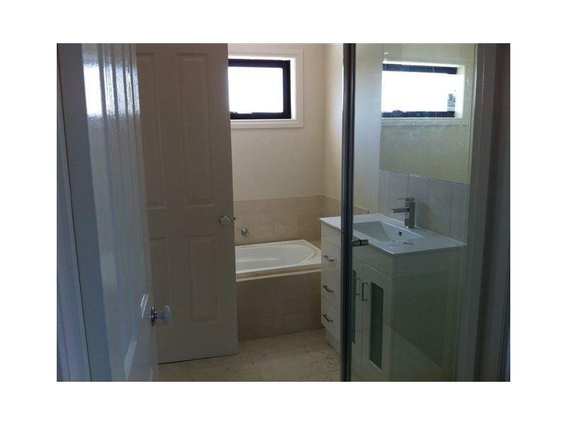 2 Carroll Avenue, Dandenong VIC 3175