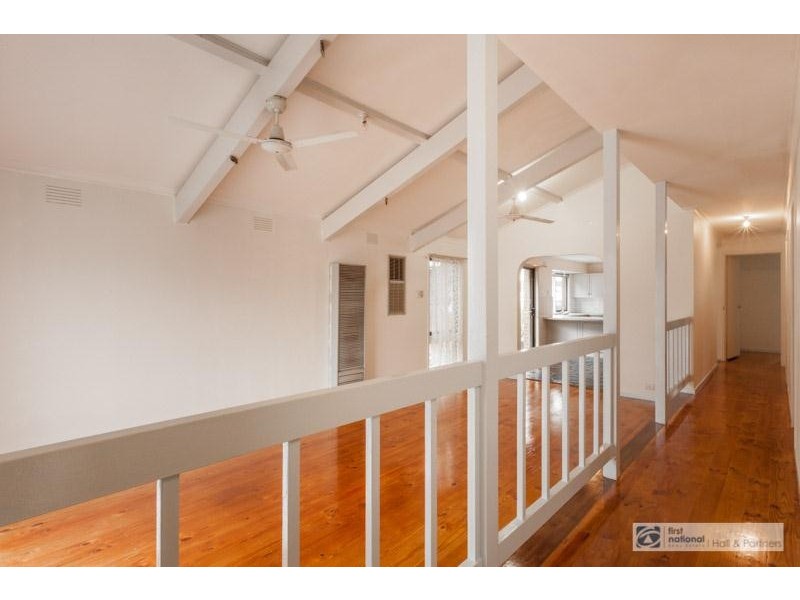 16 Broadwalk Grove, Endeavour Hills VIC 3802