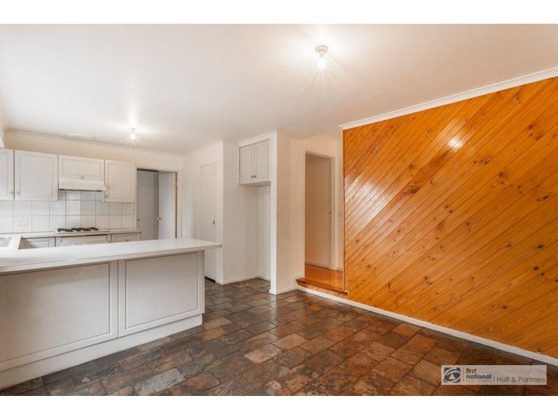 16 Broadwalk Grove, Endeavour Hills VIC 3802