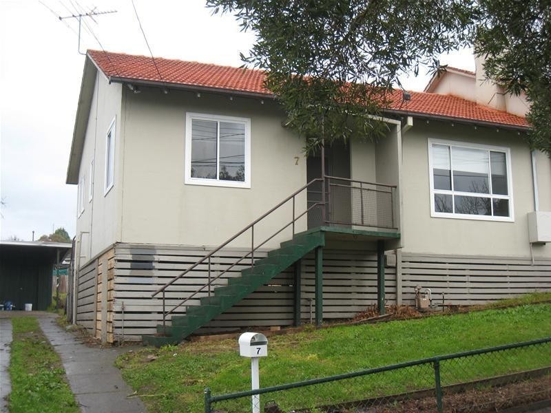 7 Laburnum Grove, Doveton VIC 3177