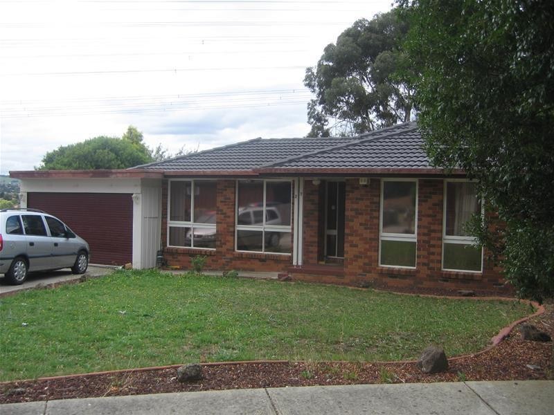 27 George Chudleigh Drive, Hallam VIC 3803