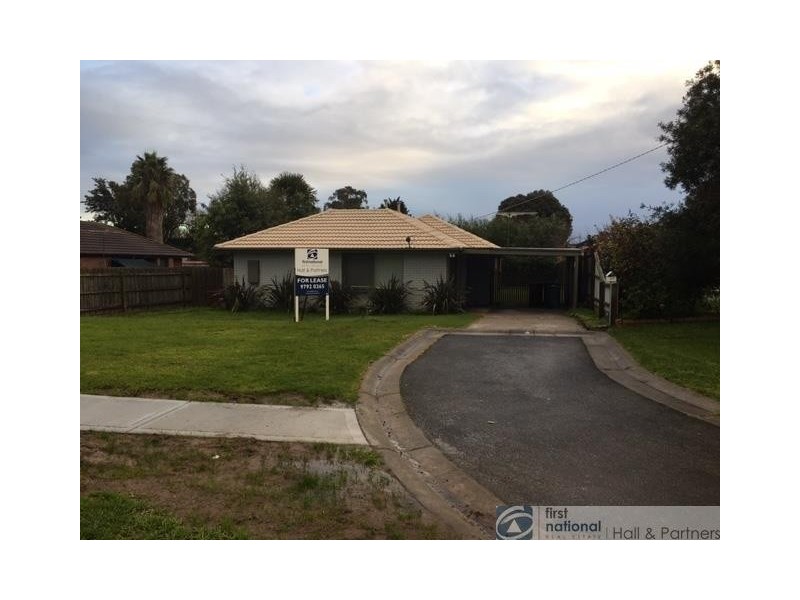 27 Lamont Crescent, Cranbourne VIC 3977