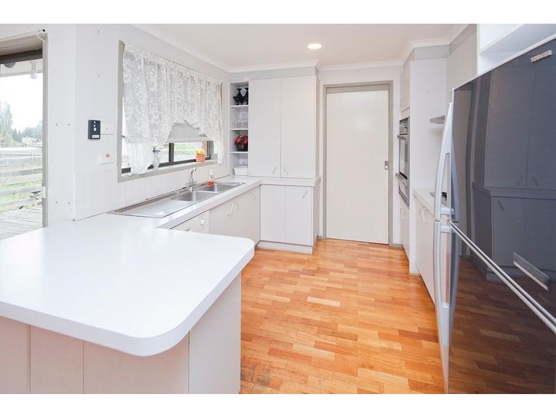 2 Redleap Court, Endeavour Hills VIC 3802