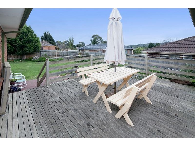 2 Redleap Court, Endeavour Hills VIC 3802