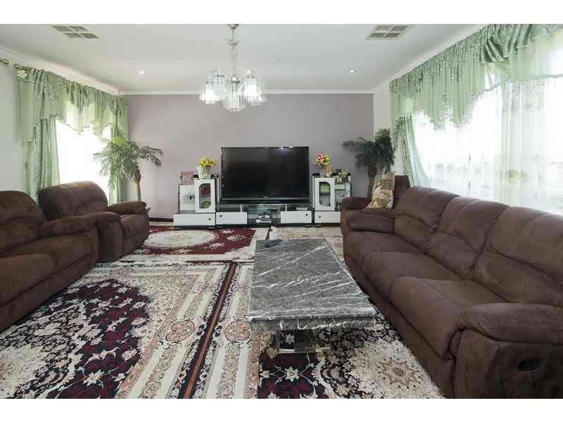 4 Donelly Road, Hallam VIC 3803