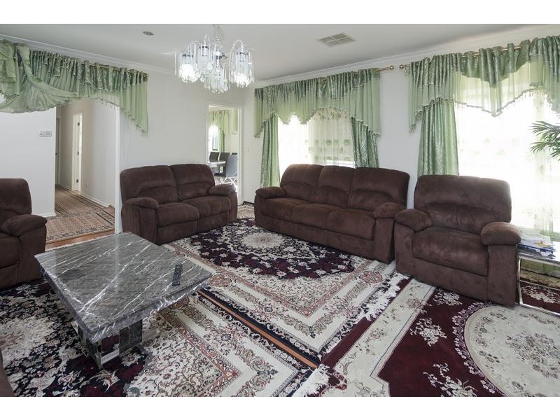 4 Donelly Road, Hallam VIC 3803