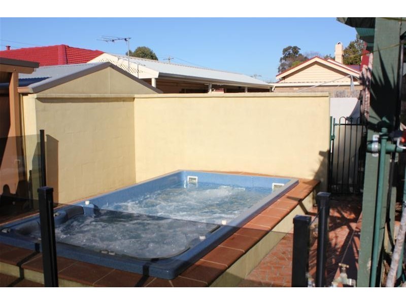 10 Oberon Street, Dandenong North VIC 3175