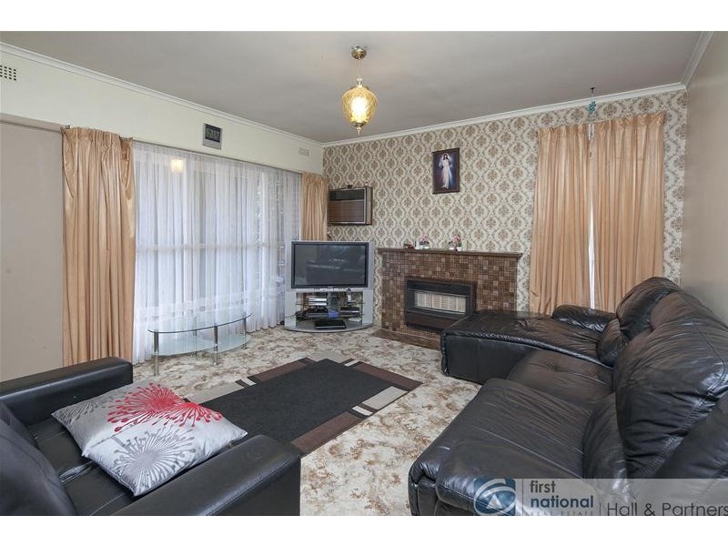 7 Magnolia Grove, Doveton VIC 3177