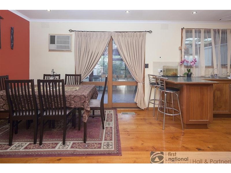 27 Crossdale Rise, Endeavour Hills VIC 3802