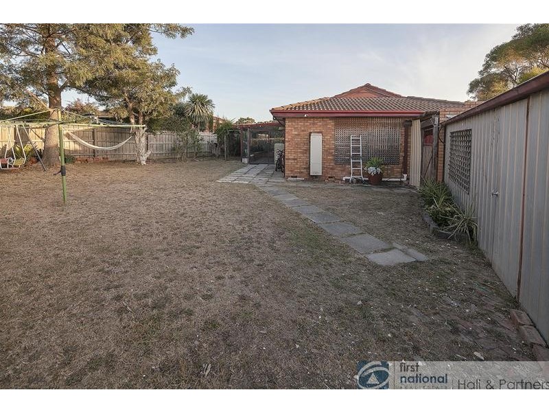 27 Crossdale Rise, Endeavour Hills VIC 3802