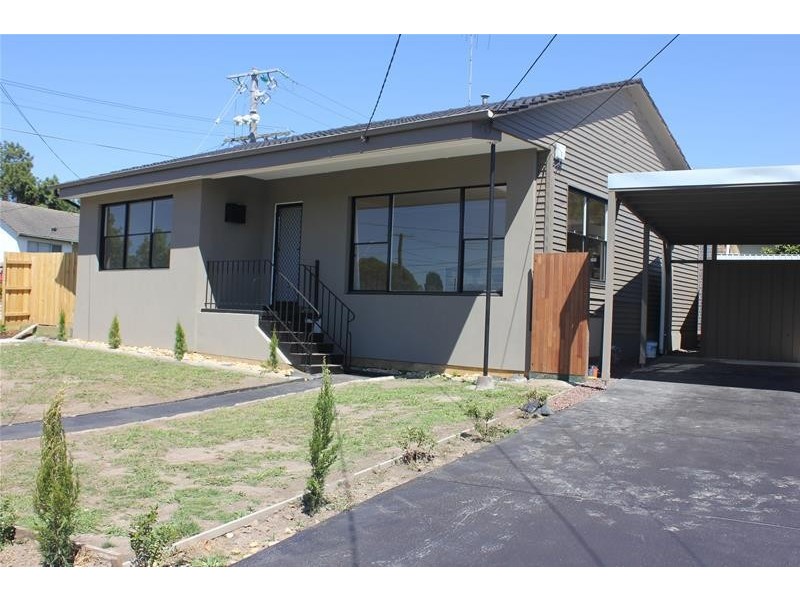 8 Mimosa Street, Doveton VIC 3177