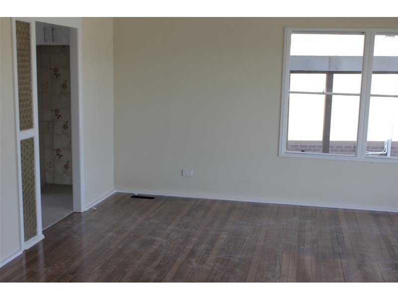 8 Mimosa Street, Doveton VIC 3177