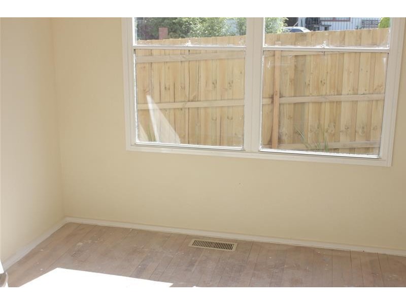 8 Mimosa Street, Doveton VIC 3177