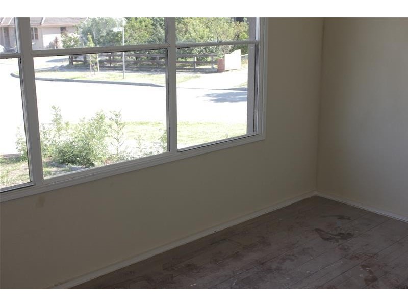 8 Mimosa Street, Doveton VIC 3177