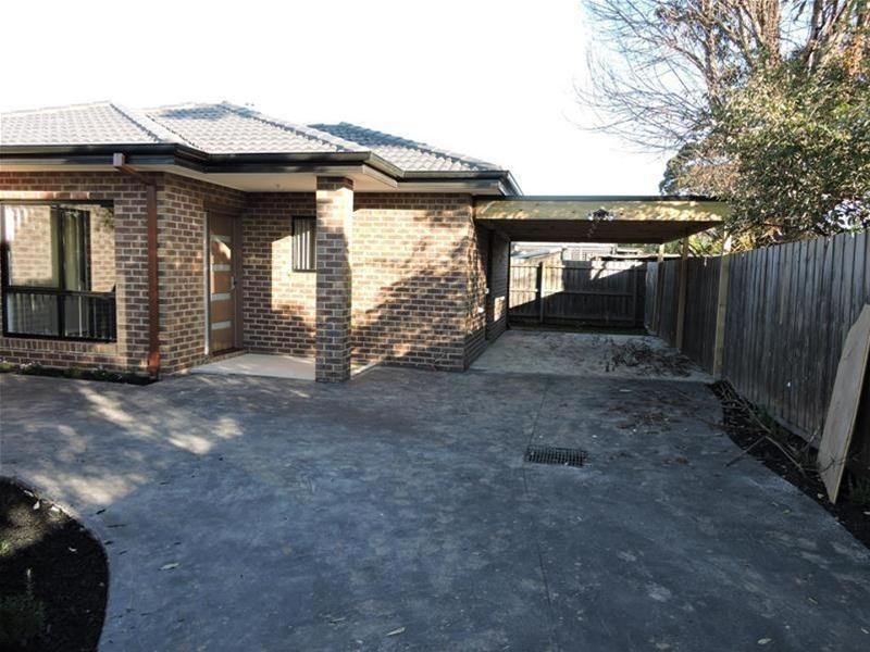 2/10 Mary Street, Hampton Park VIC 3976