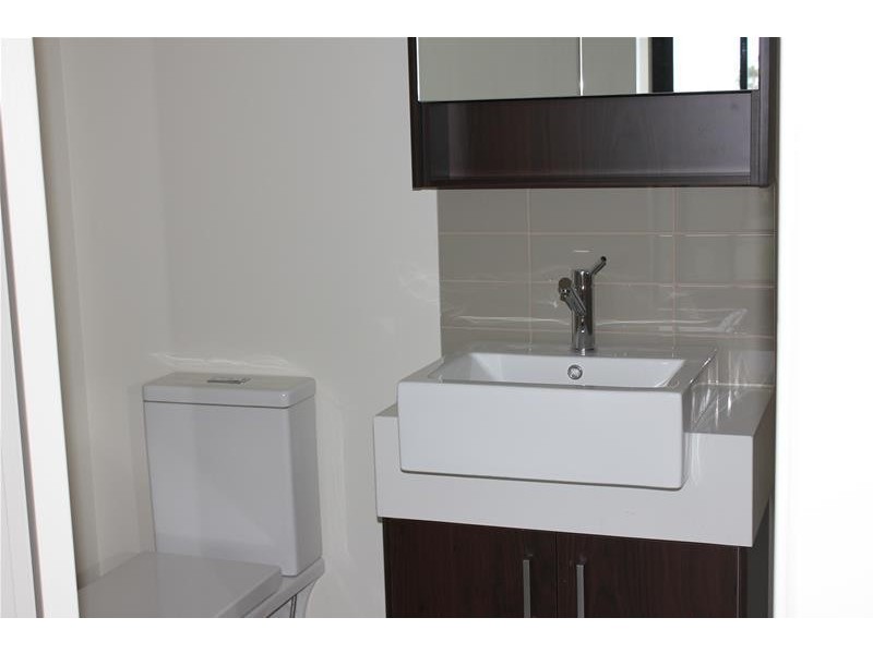 140/80 Cheltenham Road, Dandenong VIC 3175