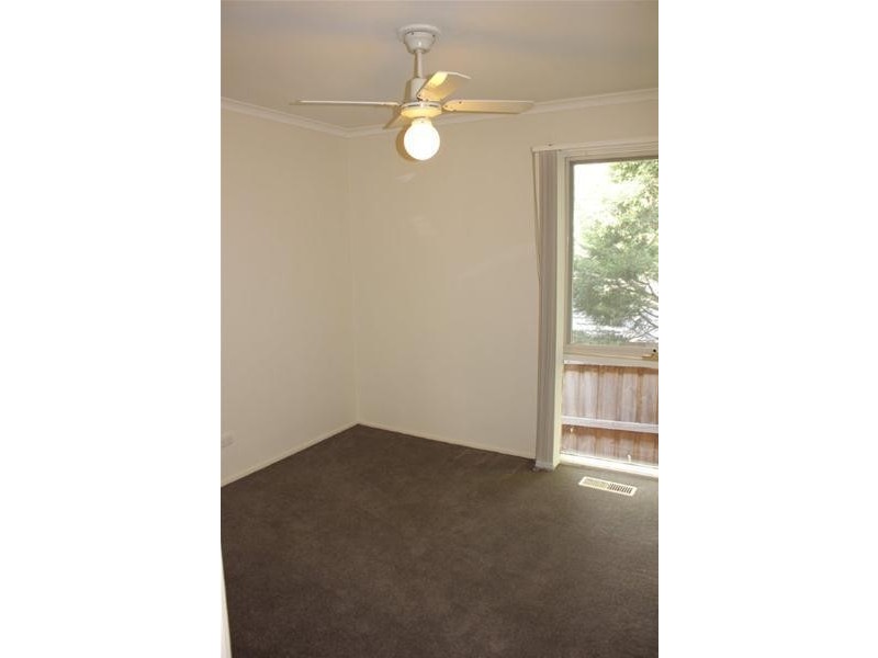 12 Dampier Court, Endeavour Hills VIC 3802