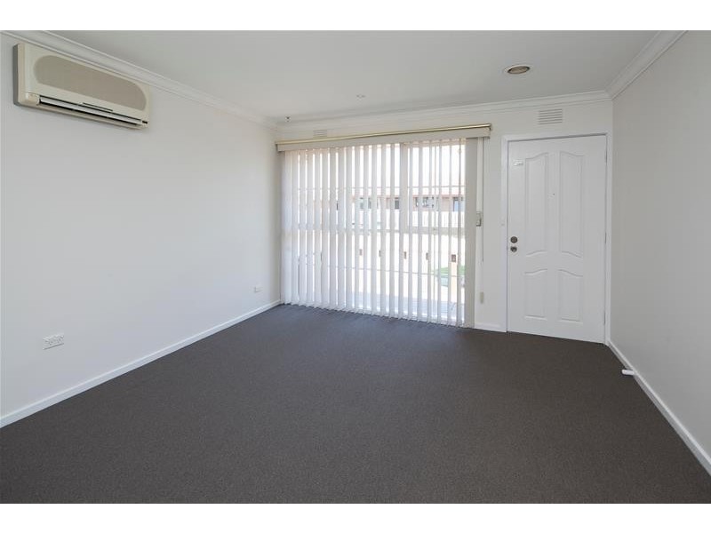 4/11 Wallarano Drive, Noble Park VIC 3174