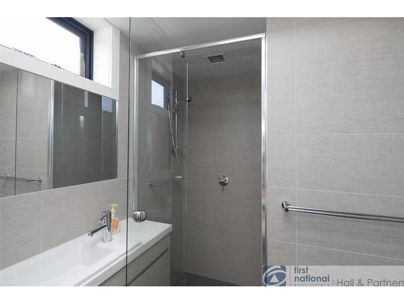 4/12 New Street, Dandenong VIC 3175