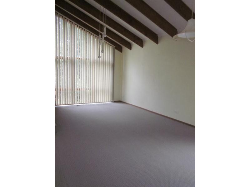 352 James Cook Drive, Endeavour Hills VIC 3802