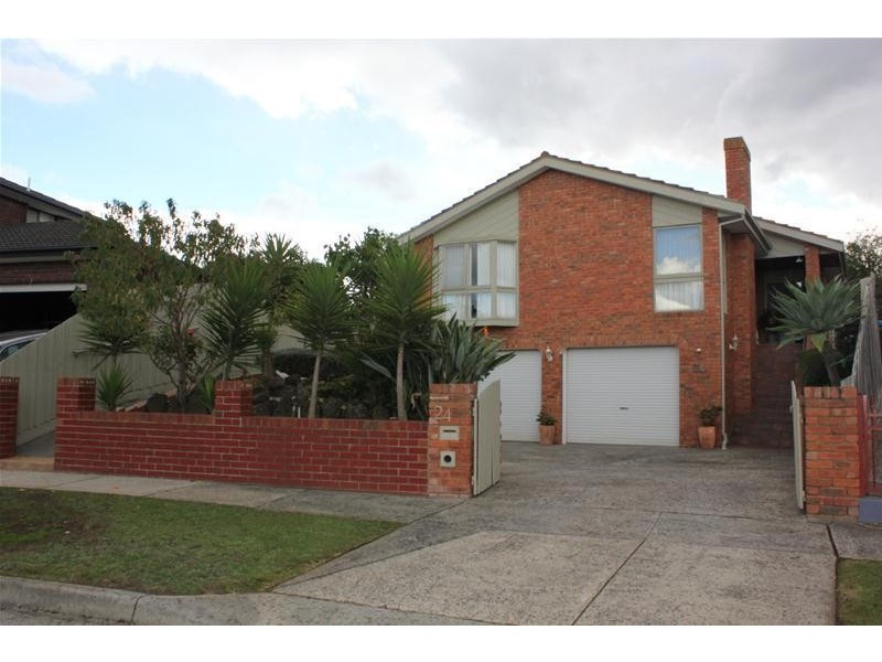 24 Sienna Crescent, Endeavour Hills VIC 3802