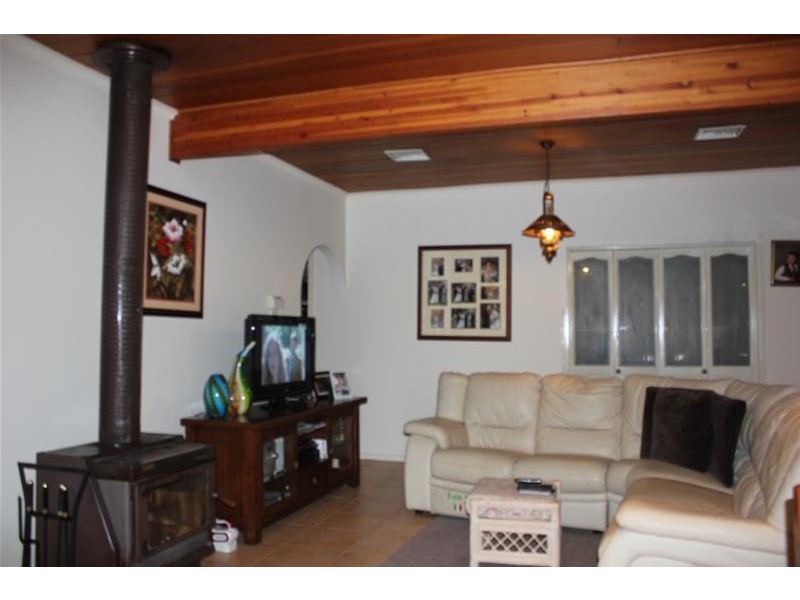 24 Sienna Crescent, Endeavour Hills VIC 3802