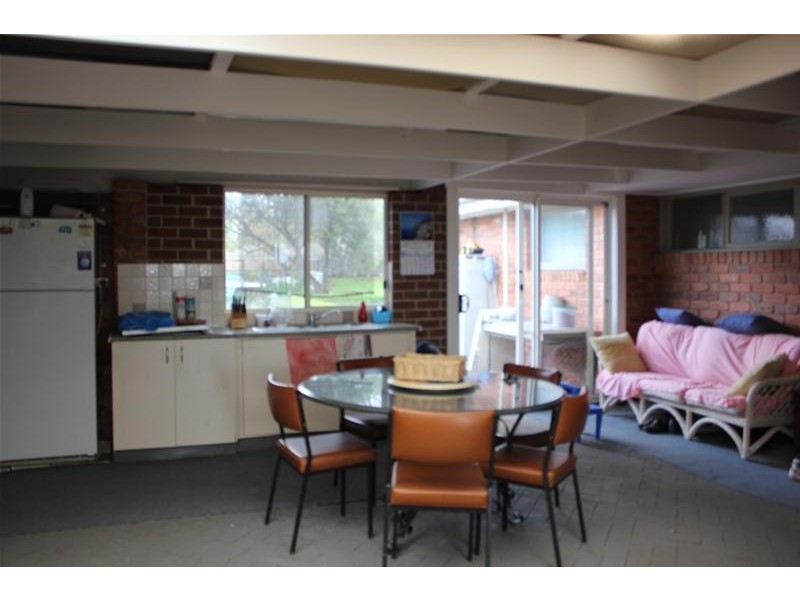 24 Sienna Crescent, Endeavour Hills VIC 3802