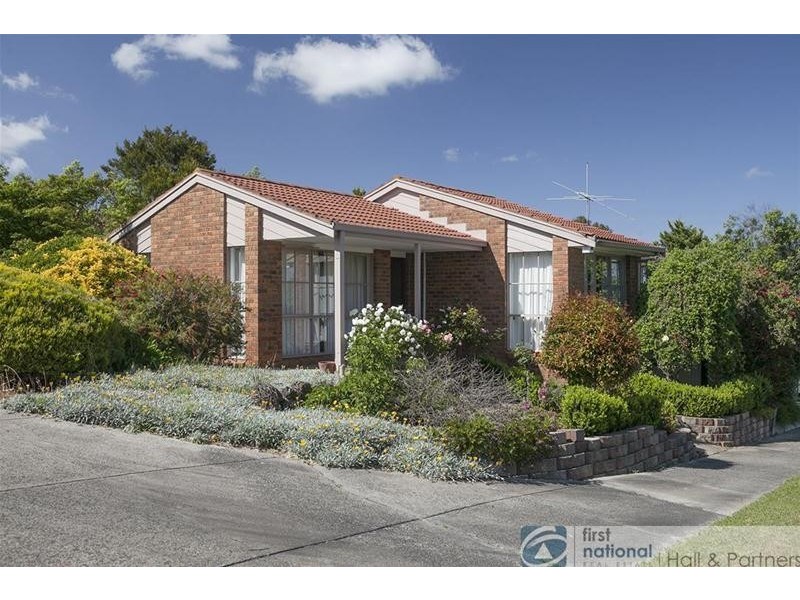 130 Gleneagles Drive, Endeavour Hills VIC 3802