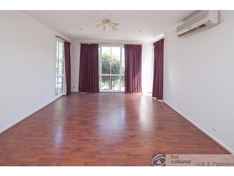 130 Gleneagles Drive, Endeavour Hills VIC 3802