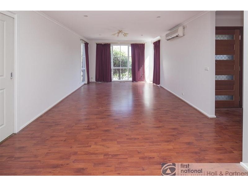 130 Gleneagles Drive, Endeavour Hills VIC 3802