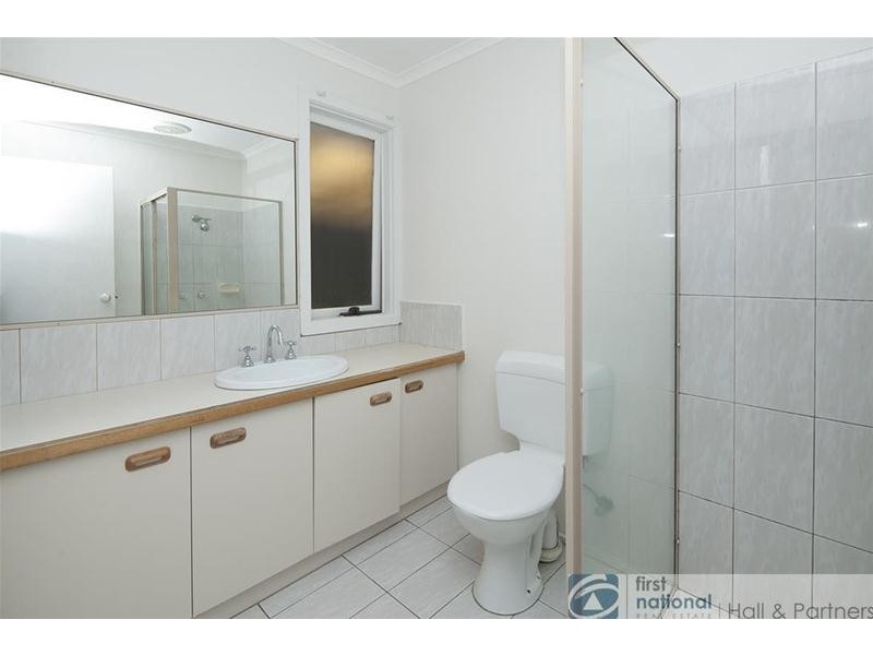 130 Gleneagles Drive, Endeavour Hills VIC 3802