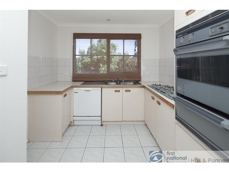 130 Gleneagles Drive, Endeavour Hills VIC 3802