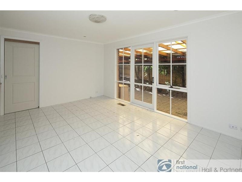 130 Gleneagles Drive, Endeavour Hills VIC 3802