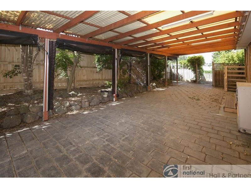 130 Gleneagles Drive, Endeavour Hills VIC 3802