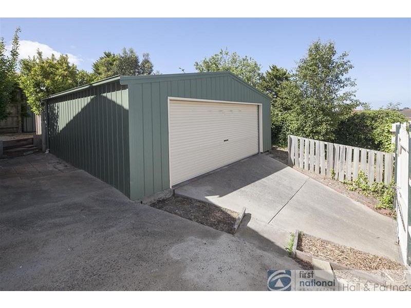 130 Gleneagles Drive, Endeavour Hills VIC 3802