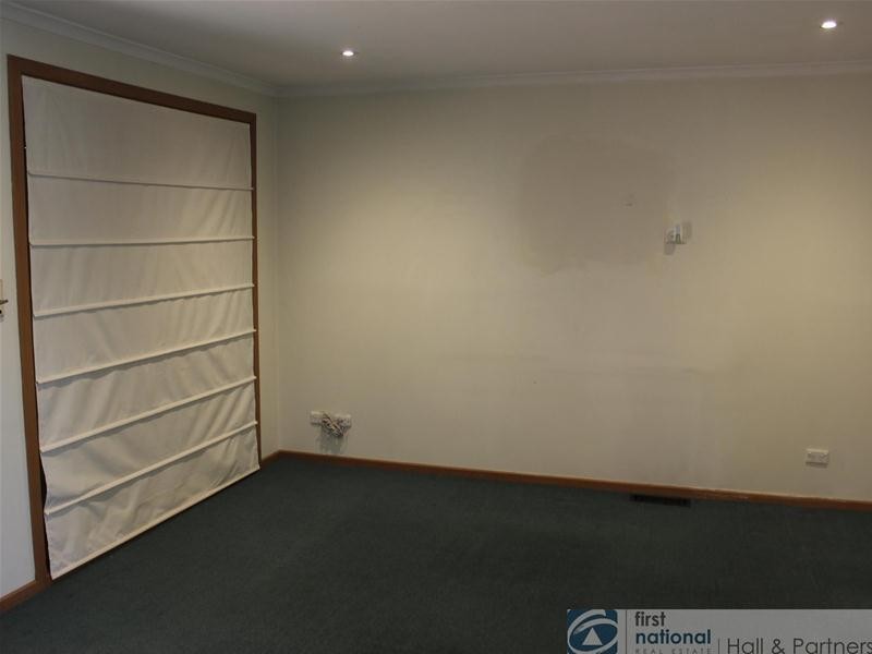 2/15 Arthur Phillip Drive, Endeavour Hills VIC 3802