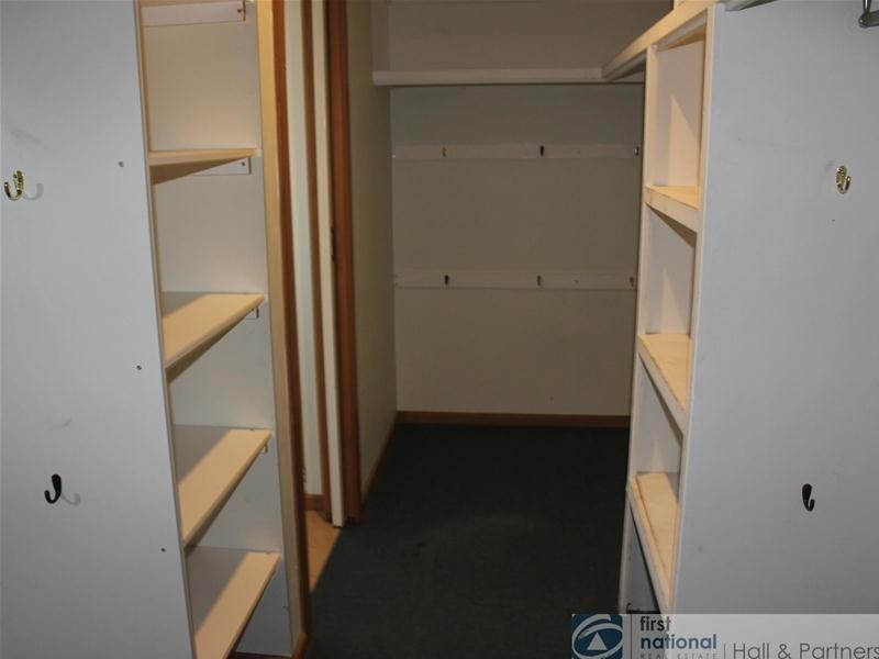 2/15 Arthur Phillip Drive, Endeavour Hills VIC 3802