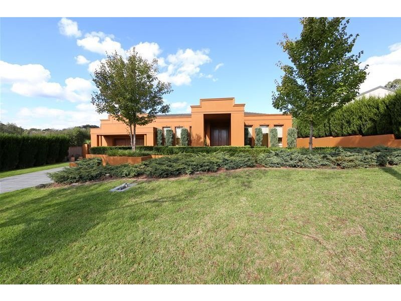 2 Sunnybank Close, Lysterfield South VIC 3156