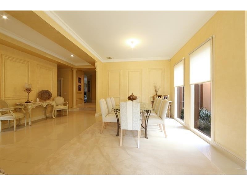 2 Sunnybank Close, Lysterfield South VIC 3156