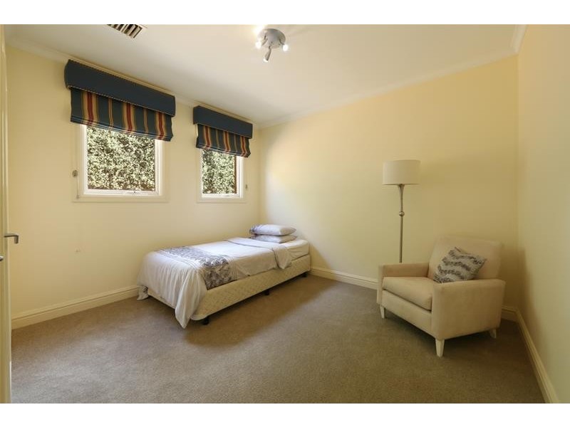 2 Sunnybank Close, Lysterfield South VIC 3156