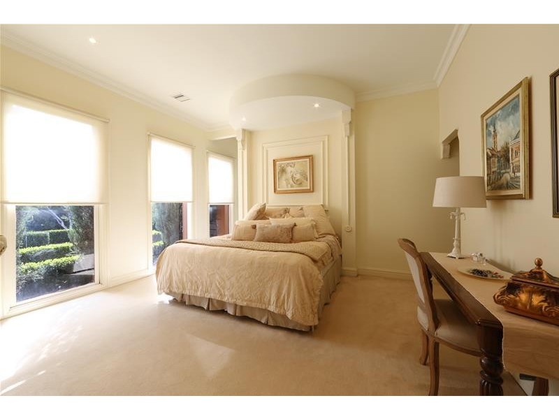 2 Sunnybank Close, Lysterfield South VIC 3156