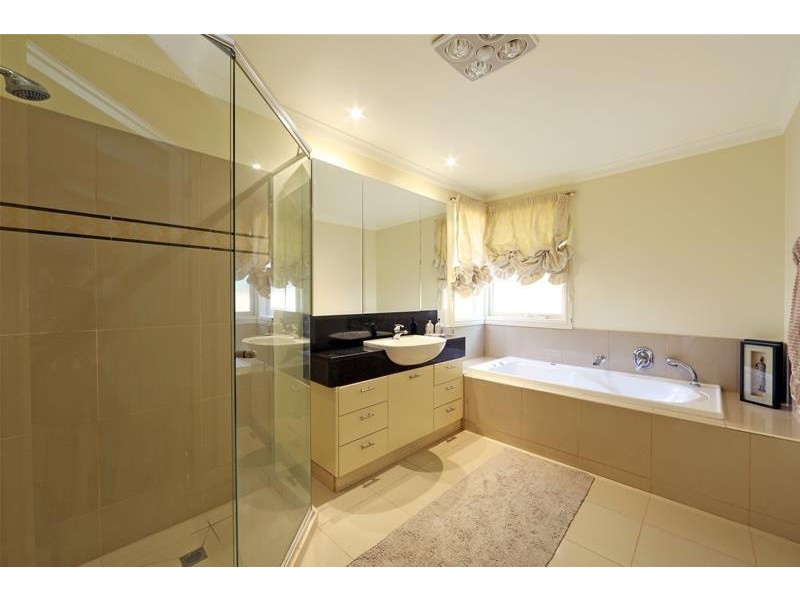 2 Sunnybank Close, Lysterfield South VIC 3156