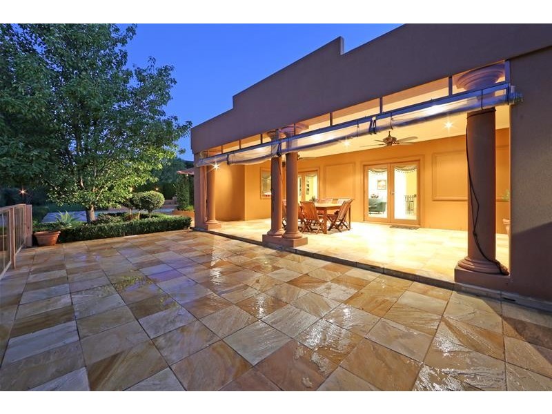 2 Sunnybank Close, Lysterfield South VIC 3156