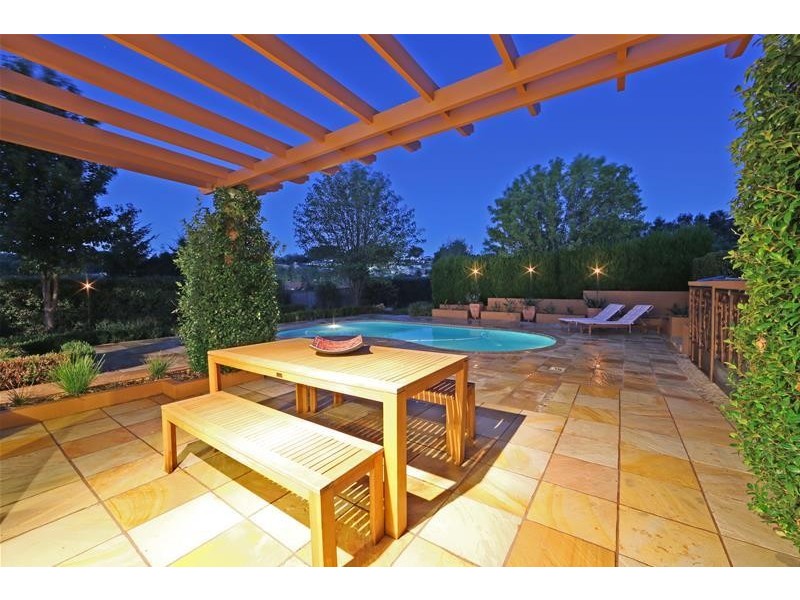 2 Sunnybank Close, Lysterfield South VIC 3156