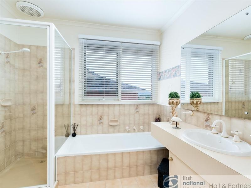 14 Wakley Crescent, Wantirna South VIC 3152