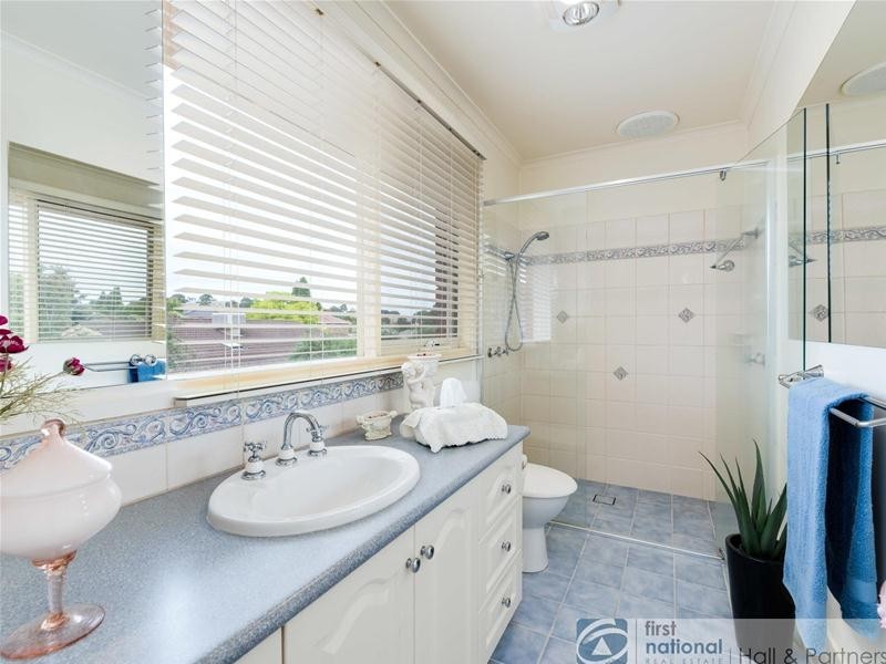 14 Wakley Crescent, Wantirna South VIC 3152