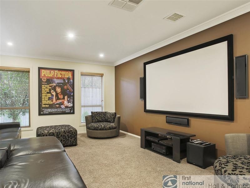 10 Moondarra Drive, Berwick VIC 3806