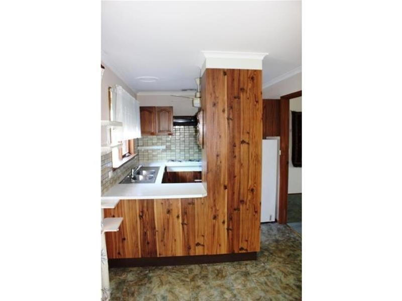 1 Joseph Banks Crescent, Endeavour Hills VIC 3802