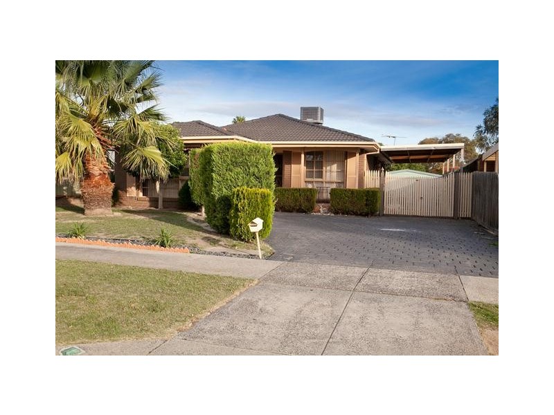 16 Primrose Hill Close, Endeavour Hills VIC 3802